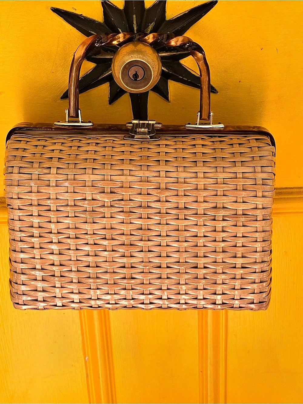 Vintage Made in British Hong Kong Woven Frame Clutch in Brown